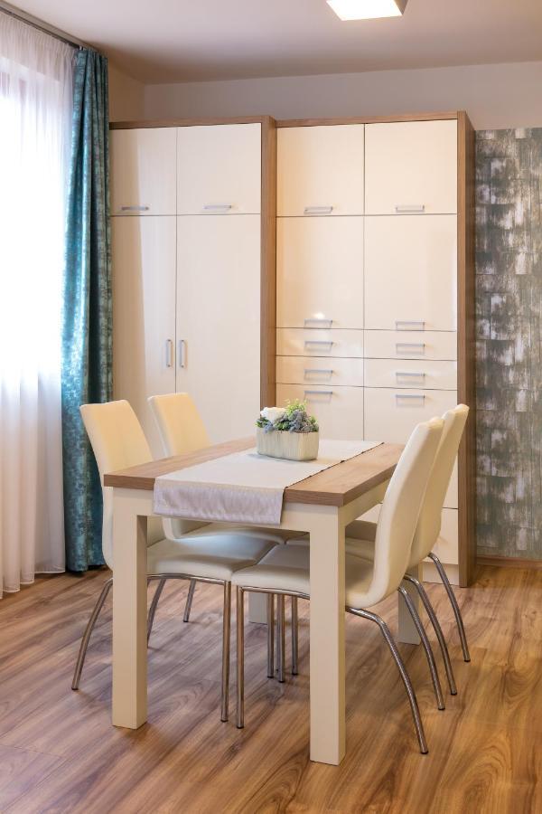 Appartement Főtér Rezidencia à Győr Extérieur photo